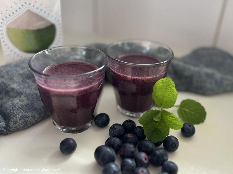 Kokoswater blauwe bessen smoothie